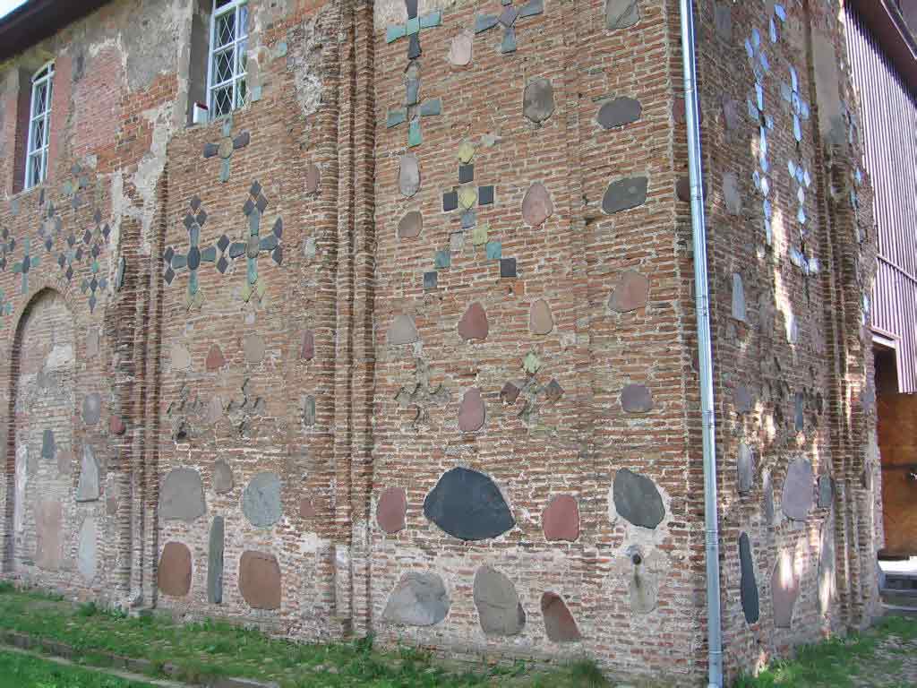 Фрагмент стены Борисоглебской церкви. Коложская церковь в Гродно. Фото. 
