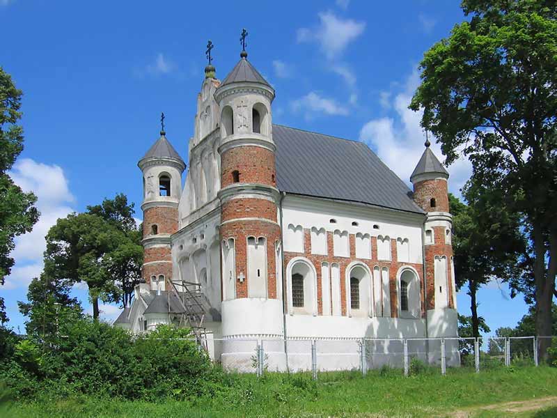 Церковь-крепость. Маломожейковская церковь в Мураванке. Картинка. Фотография