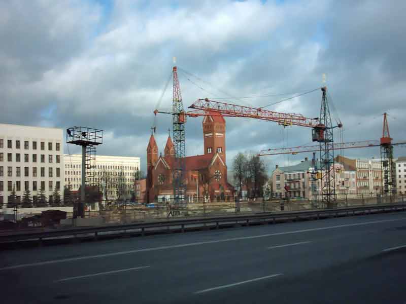 Площадь Независимости. Путешествия по Беларуси. (2005 год) Картинка