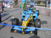Фотография болида Формулы-1. Формула-1 в конюшне