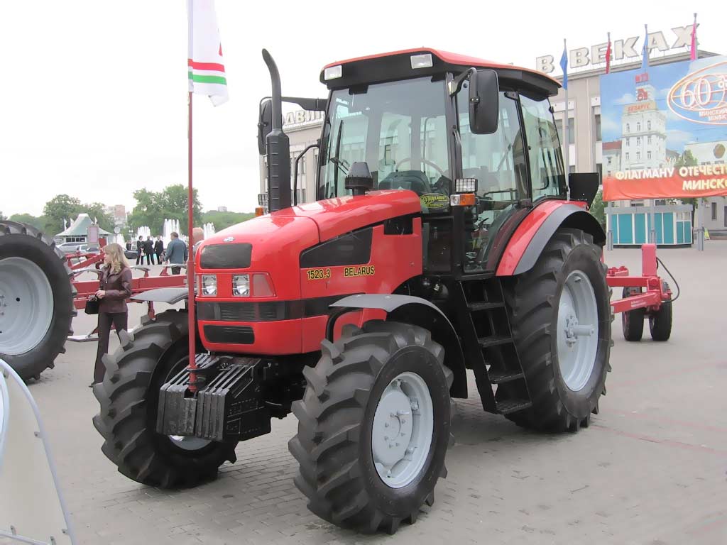 Новый трактор Беларус-1523-3